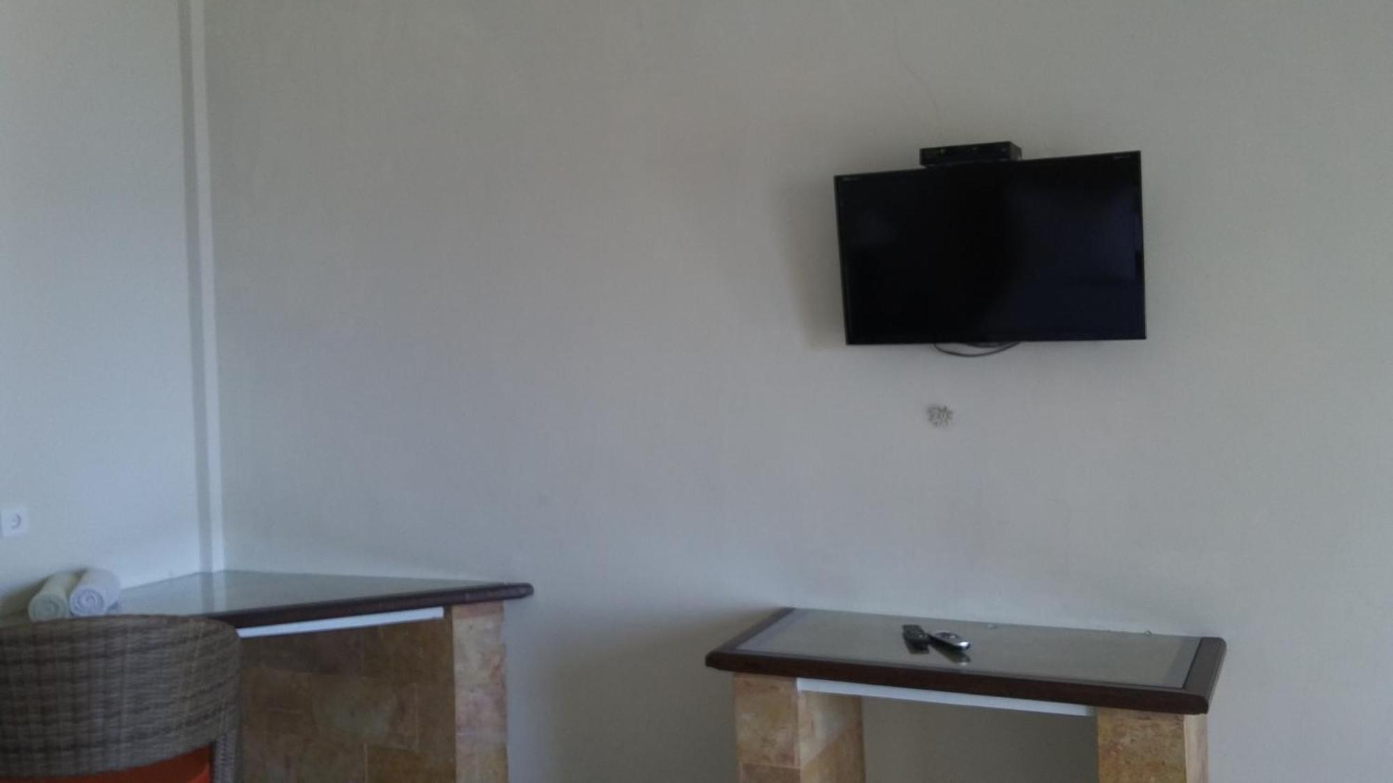 Barong Cafe Bungalow And Restaurant Amed  Bilik gambar